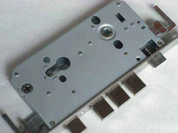 阿里地24小时上门开锁公司