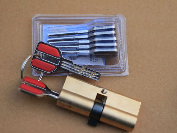 阿里地24小时上门开锁公司